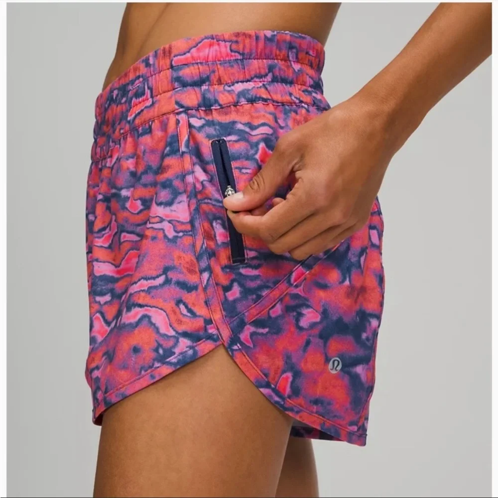 🌸LULULEMON TRACKER SHORT 4”-CHROMA CLASH MULTI-12🌸 - Picture 3 of 11